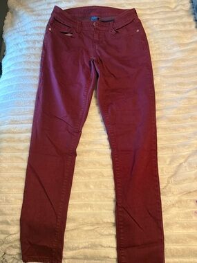 Arizona Jean Company Straight Leg Jeans in Burgundy size 1 never worn